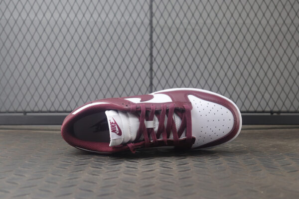 Nike Dunk Low - Vinho/Branco - Image 3