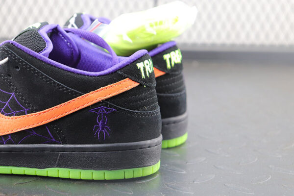 Nike SB Dunk"Night Of Mischief - Image 3