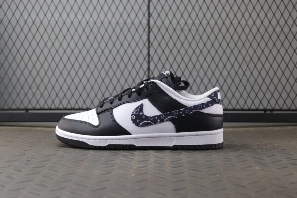 Nike Dunk Low “Black Paisley” - Preto/Branco