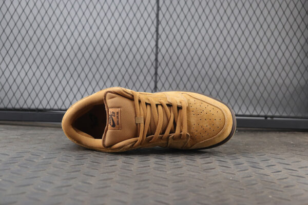 Nike SB Dunk Low Pro - Image 3