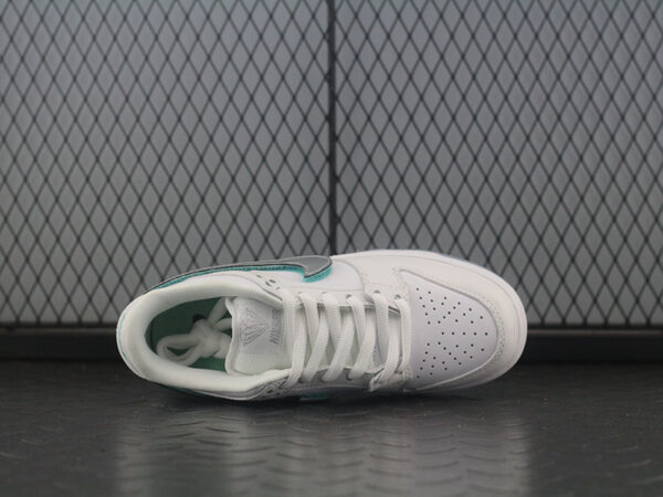 Nike Diamond Supply Co. X SB Dunk Low Pro - Image 3