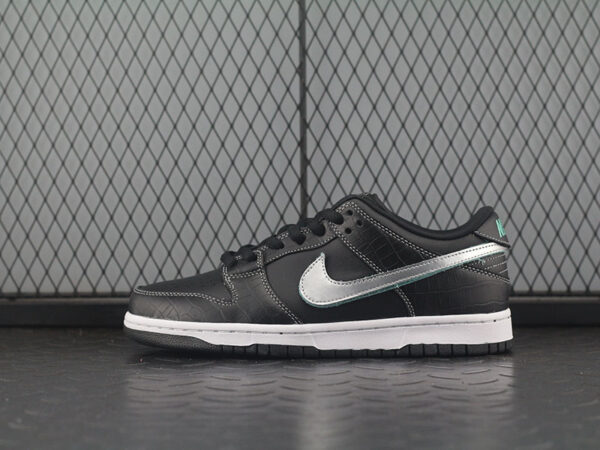 Nike Diamond Supply Co. X SB Dunk Low Pro