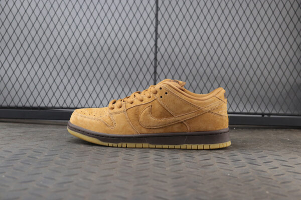 Nike SB Dunk Low Pro