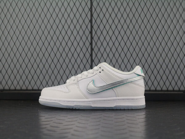 Nike Diamond Supply Co. X SB Dunk Low Pro