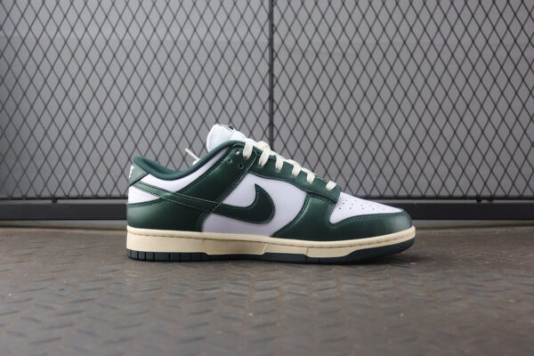 Nike Dunk Low Vintage Green - Image 2