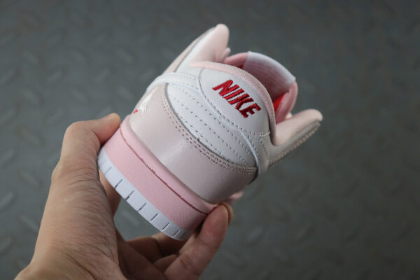 Nike Staple x Nike SB Dunk Low “Pigeon” - Image 4