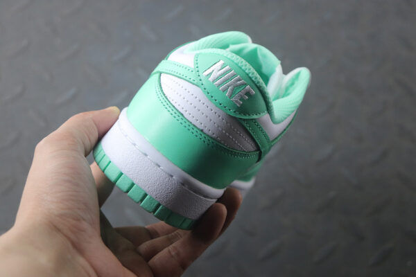 Nike Dunk Low - Verde/Branco - Image 4