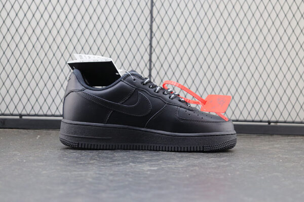 Nike Supreme x Air Force 1'07 - Image 2