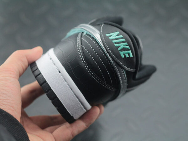 Nike Diamond Supply Co. X SB Dunk Low Pro - Image 4